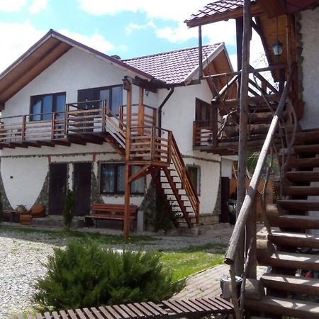 Апартаменти "У Кузьмича" 2 Mykulychyn Exterior foto