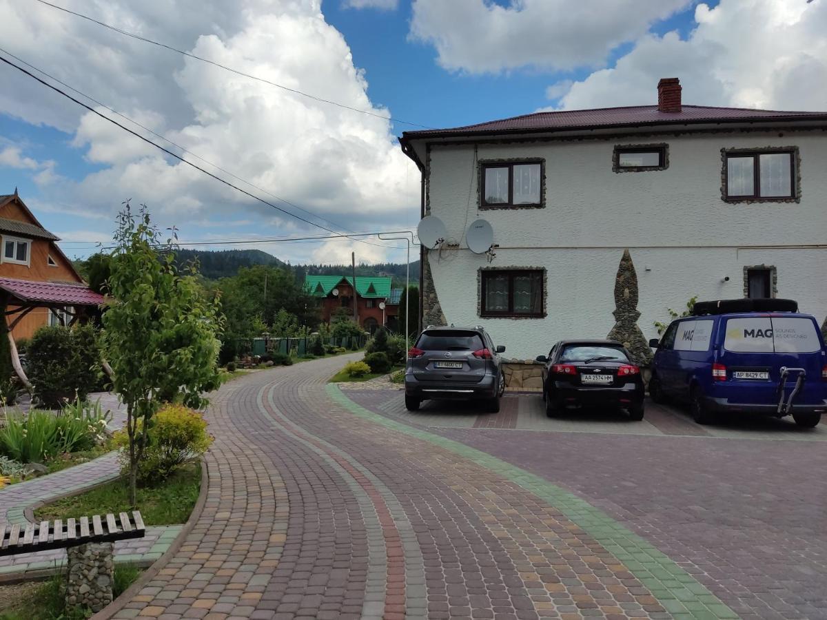 Апартаменти "У Кузьмича" 2 Mykulychyn Exterior foto