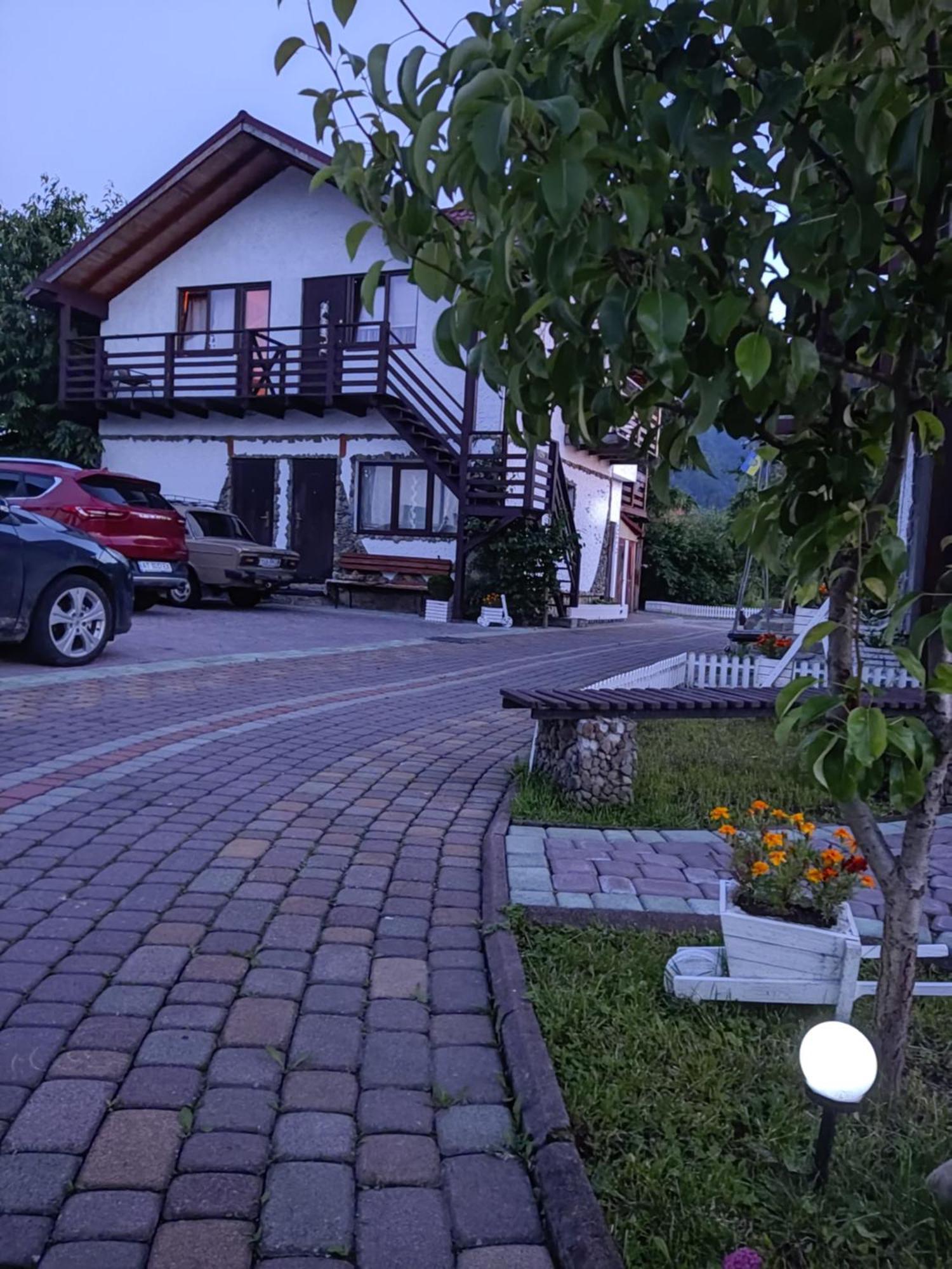 Апартаменти "У Кузьмича" 2 Mykulychyn Exterior foto