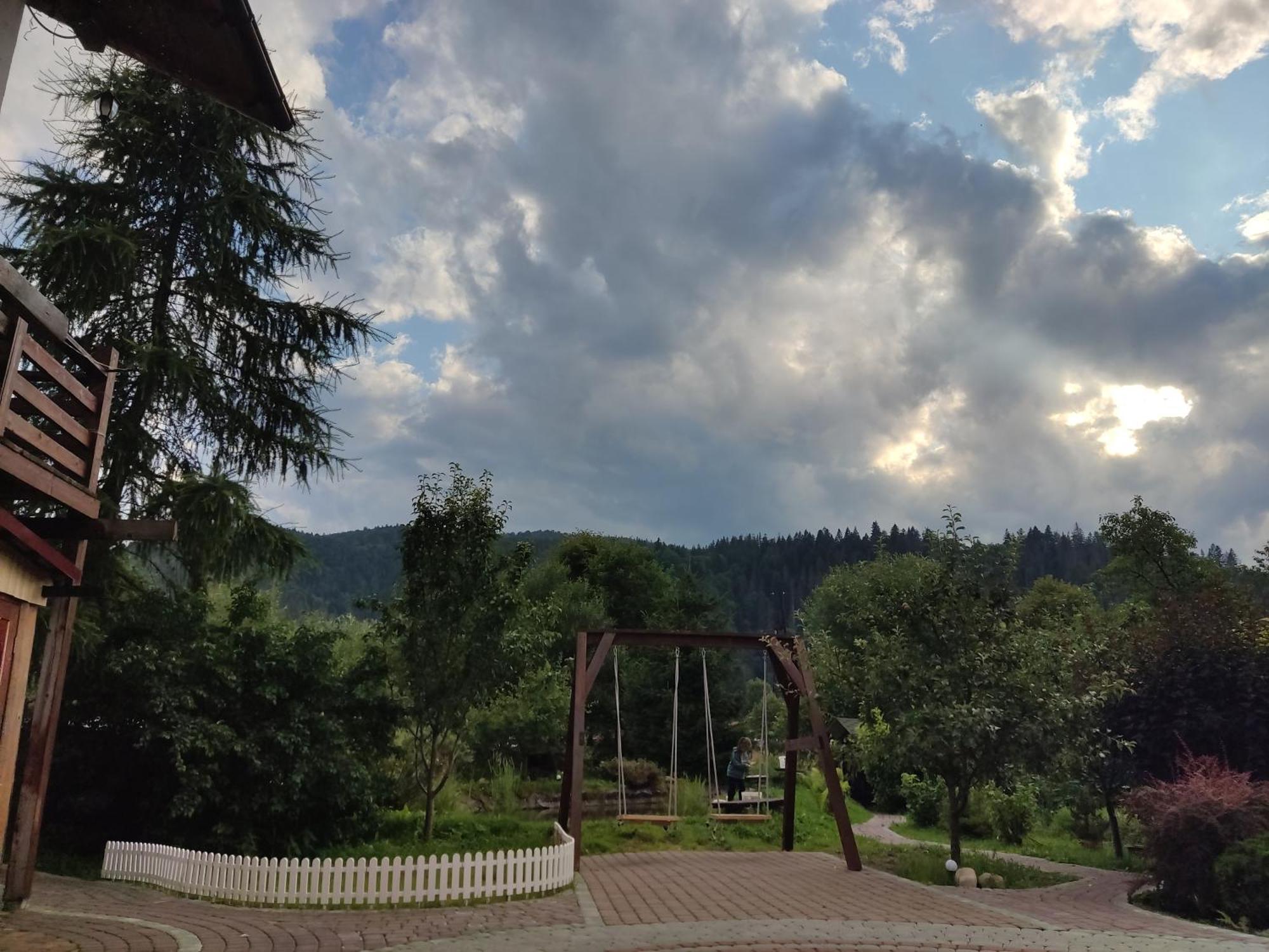 Апартаменти "У Кузьмича" 2 Mykulychyn Exterior foto